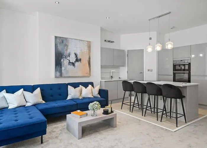 Vikings Duplex Next To Minster With Parking *
